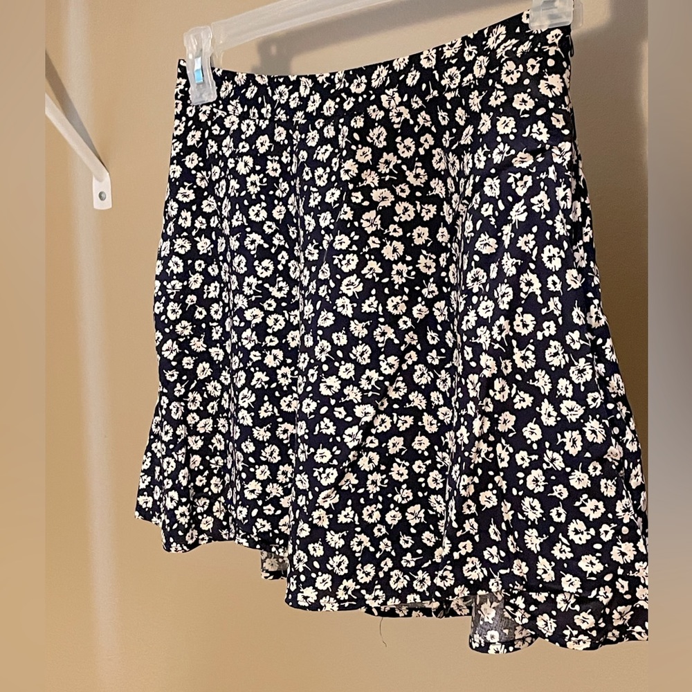Mini skirt, dark navy and cream, size 27
